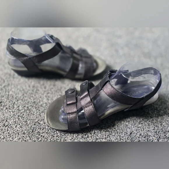 Aravon Rockport Standon T Bar Metallic Size 8 Sandals CH0417 Adjustable - Picture 4 of 11